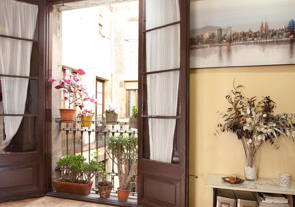 Pension Mariluz Barcelona Exterior photo