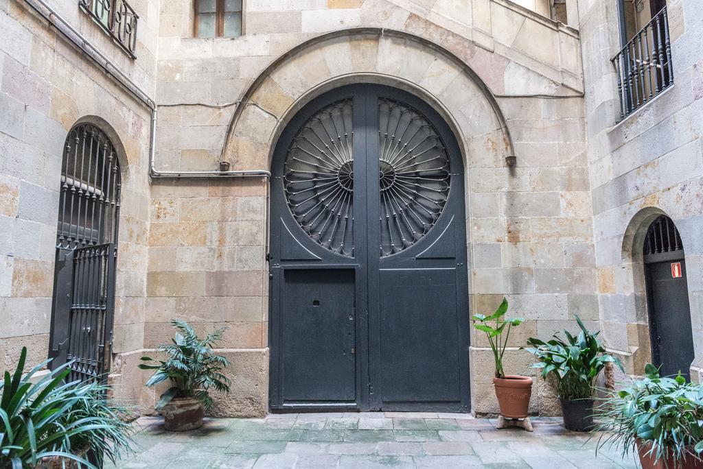Pension Mariluz Barcelona Exterior photo