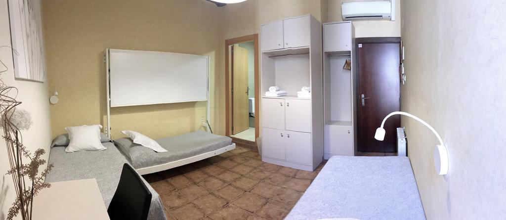 Pension Mariluz Barcelona Exterior photo