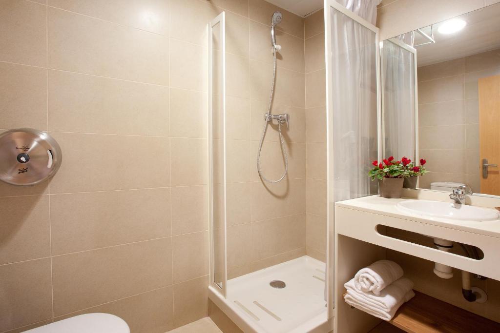 Pension Mariluz Barcelona Room photo
